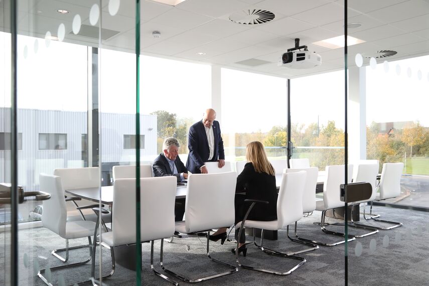 HiFinity Sliding & Folding, CW 50-FP Façades, CS 77 Fire Proof Windows and CW 50-SC Façades - Reynaers Knowledge Centre located in Birmingham, United Kingdom