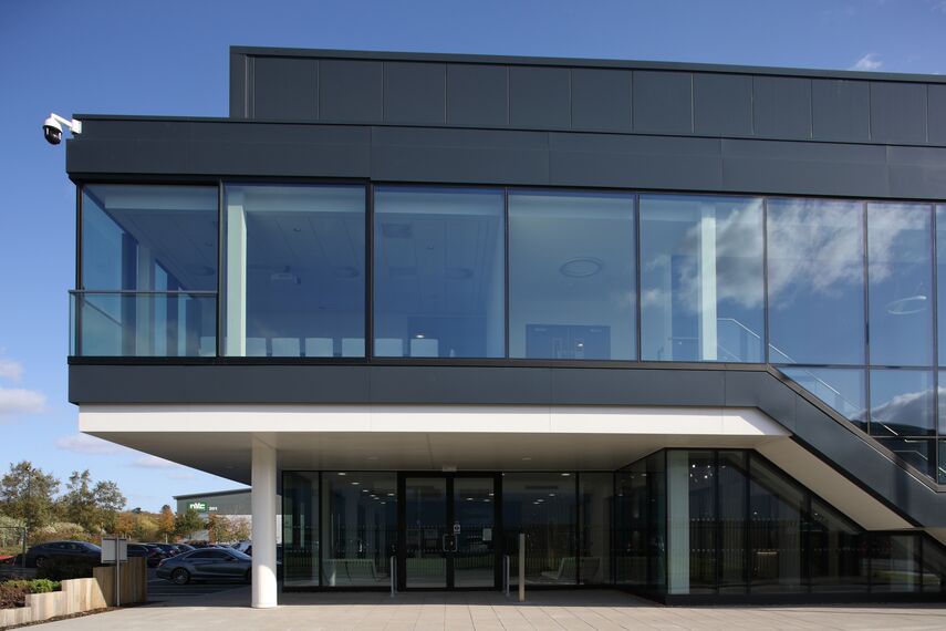 HiFinity Sliding & Folding, CW 50-FP Façades, CS 77 Fire Proof Windows and CW 50-SC Façades - Reynaers Knowledge Centre located in Birmingham, United Kingdom