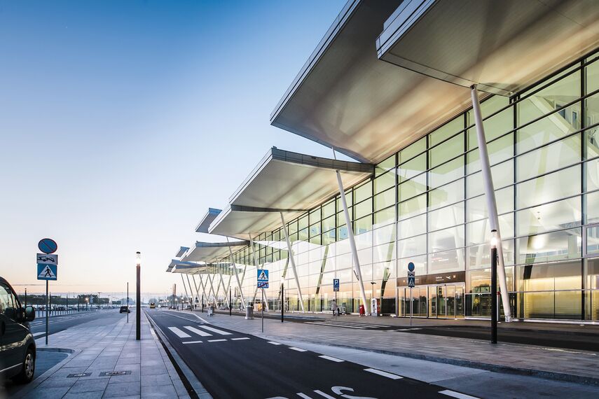 ConceptWall 60 Façades, CW 50-FP Façades, ConceptSystem 77 Windows, CW 50-SG Façades, ConceptSystem 59Pa Windows and ConceptWall 50 Façades - MPL Passenger Terminal located in Wrocław, Poland