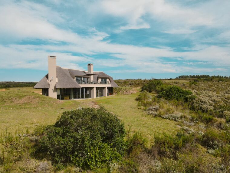 ConceptFolding 77 Sliding & Folding, MasterPatio Sliding & Folding, MasterLine 8 Windows, Mosquito Complementary Systems, MasterLine 8 Doors and MasterLine 8 Pivot Door Doors - Gondwana Private Game Reserve, Bush House located in Herbertsdale, South-Africa