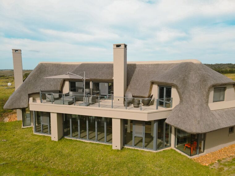 ConceptFolding 77 Sliding & Folding, MasterPatio Sliding & Folding, MasterLine 8 Windows, Mosquito Complementary Systems, MasterLine 8 Doors and MasterLine 8 Pivot Door Doors - Gondwana Private Game Reserve, Bush House located in Herbertsdale, South-Africa