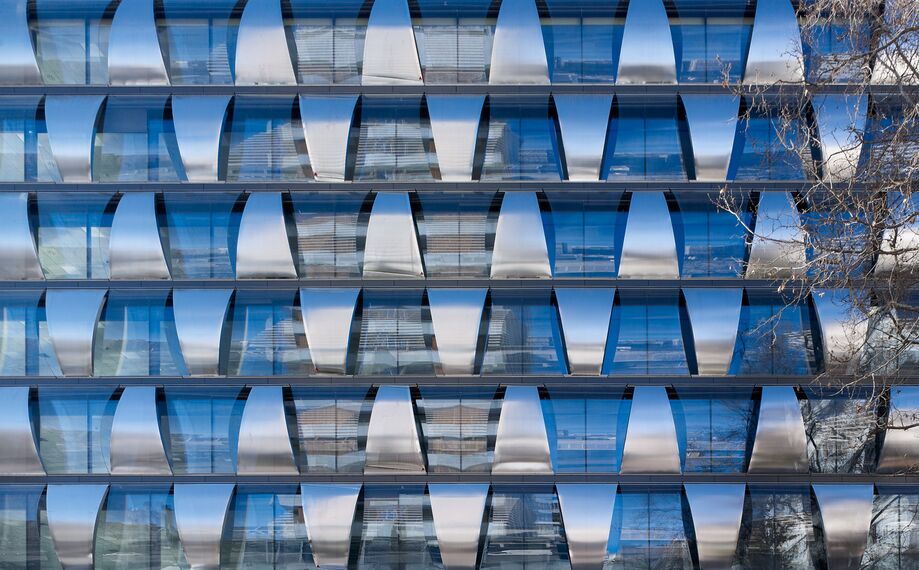 ConceptWall 50 Façades and ConceptSystem 68 Doors - Blue building located in Madrid, Spain