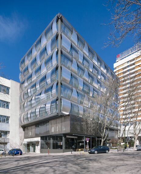 ConceptWall 50 Façades and ConceptSystem 68 Doors - Blue building located in Madrid, Spain
