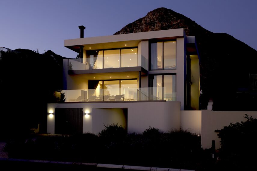 ConceptSystem 68 Windows and ConceptPatio 130 Sliding & Folding - House House Hermanus located inSouth-Africa