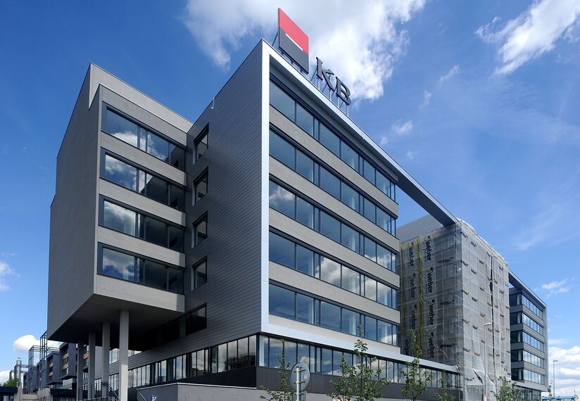 CS 86-HI (c) Cancelled Systems and ConceptWall 50 Façades - Západní mêsto (city west) Office Building located in Prague, Czech Republic