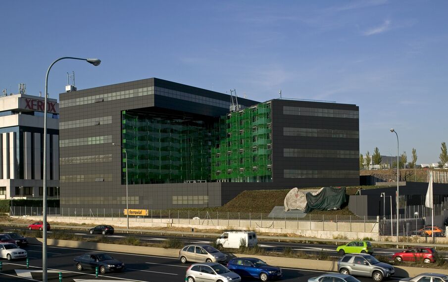 ConceptSystem 68 Windows, ConceptSystem 68 Doors, ConceptWall 50 Façades and ConceptWall 86 Façades - Office building Coca-Cola headquarters Spain located in Madrid, Spain