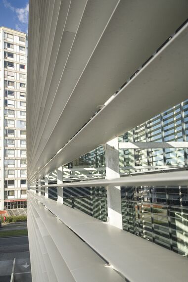 BriseSoleil 100 Solar Shading and ConceptWall 50 Façades - Office building 't Rabot located in Gent, Belgium