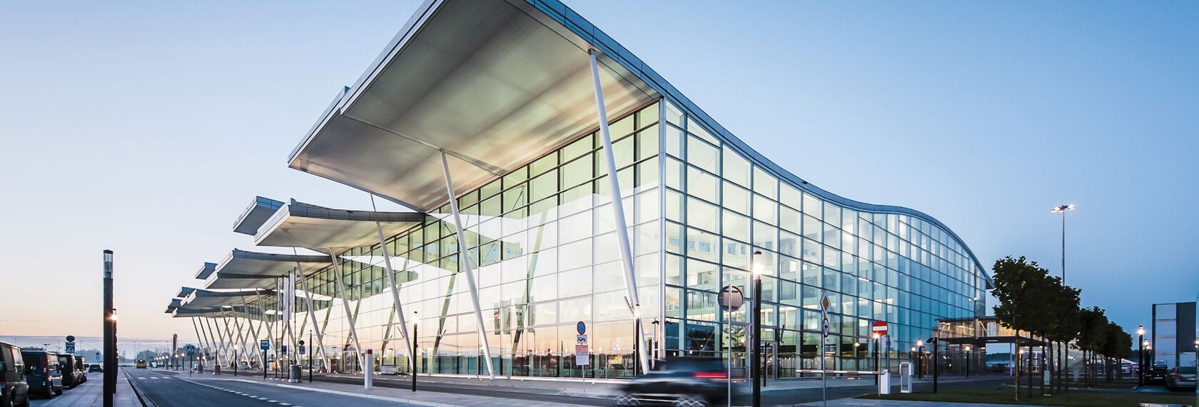 ConceptWall 60 Façades, CW 50-FP Façades, ConceptSystem 77 Windows, CW 50-SG Façades, ConceptSystem 59Pa Windows and ConceptWall 50 Façades - MPL Passenger Terminal located in Wrocław, Poland
