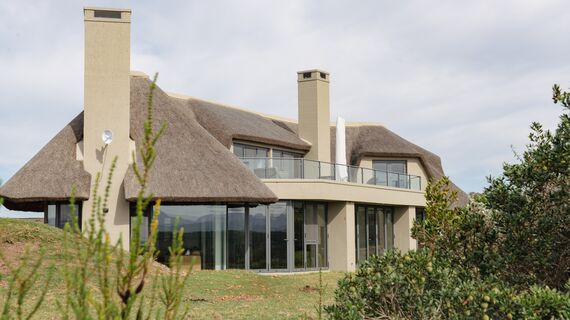 ConceptFolding 77 Sliding & Folding, MasterPatio Sliding & Folding, MasterLine 8 Windows, Mosquito Complementary Systems, MasterLine 8 Doors and MasterLine 8 Pivot Door Doors - Gondwana Private Game Reserve, Bush House located in Herbertsdale, South-Africa