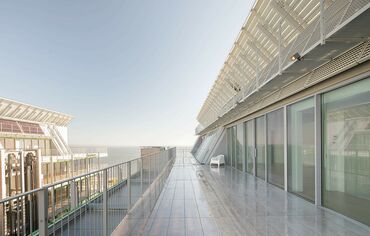 HiFinity Sliding & Folding, ConceptSystem 59Pa Doors, ConceptWall 50 Façades and SlimLine 38 Ferro Windows - Apartmentcomplex Prata Riverside village located in Lisbon, Portugal